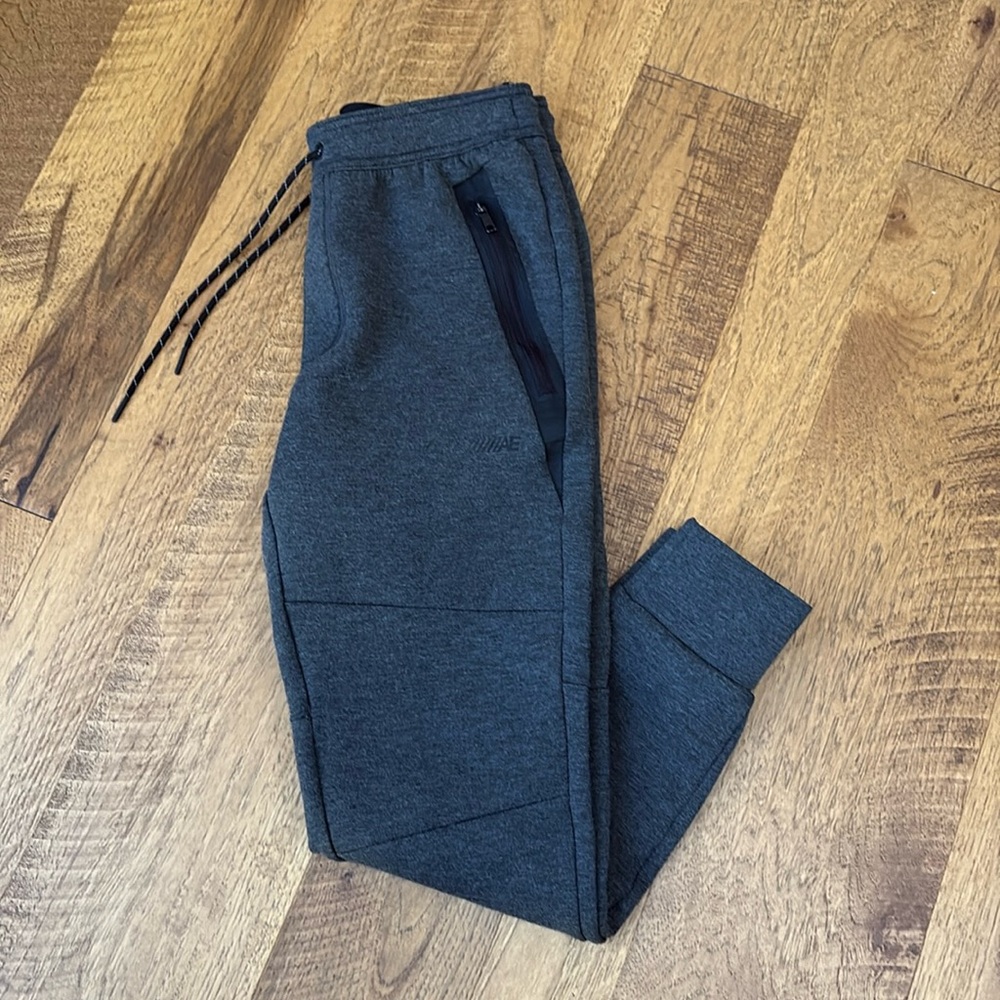 American Eagle NWOT dark grey joggers size small